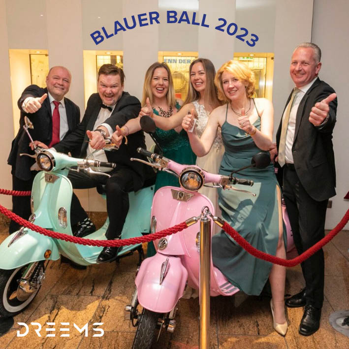 Der Blaue Ball 2023: Autohaus Michael verlost zwei DREEMS Elektroroller an glückliche Gewinner